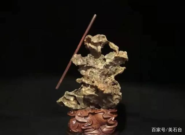 云根落云間，海上人送展記 圖