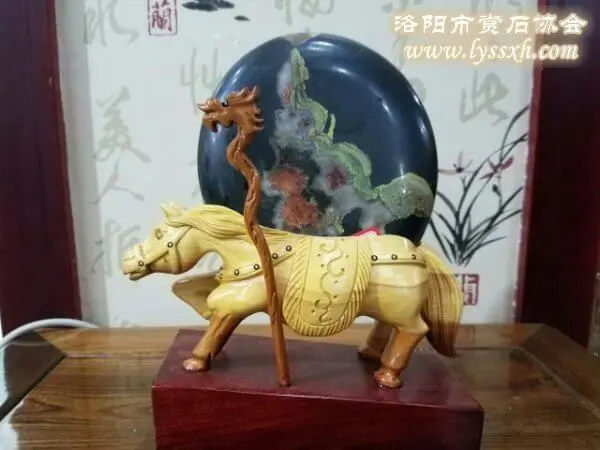 每日一石：荷花石《佘太君率十二寡婦征西》 圖