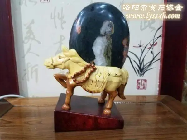 每日一石：荷花石《佘太君率十二寡婦征西》 圖