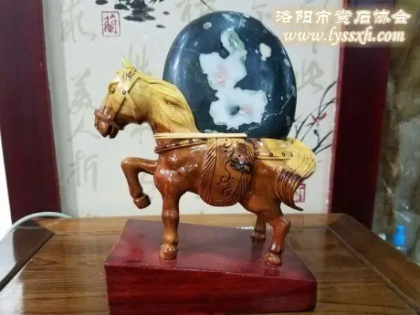 每日一石：荷花石《佘太君率十二寡婦征西》 圖