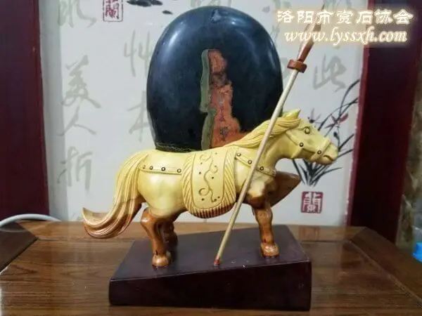 每日一石：荷花石《佘太君率十二寡婦征西》 圖