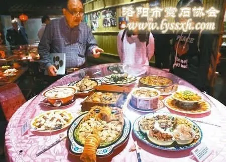 ” 臺博物館“奇石宴”瑪瑙做“東坡肉令人驚嘆