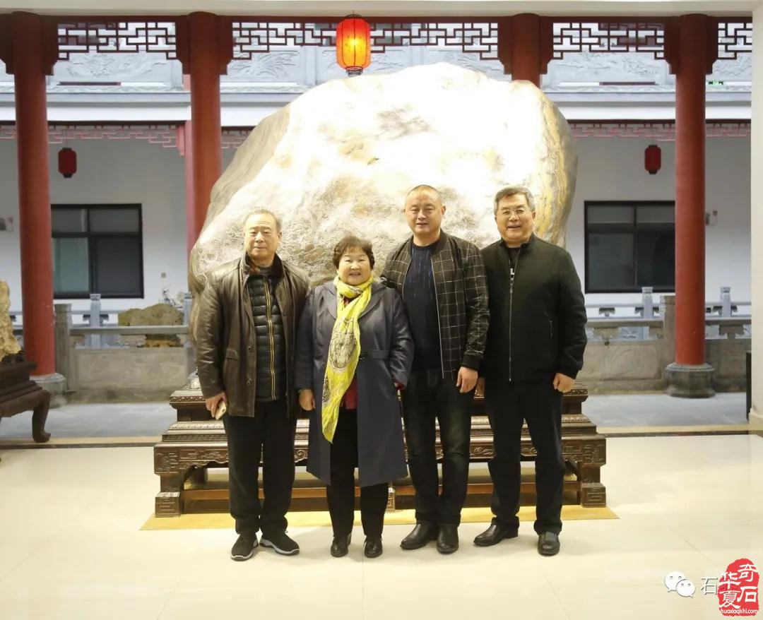 中國觀賞石協會創會會長壽嘉華一行黃山奇石博物館考察調研