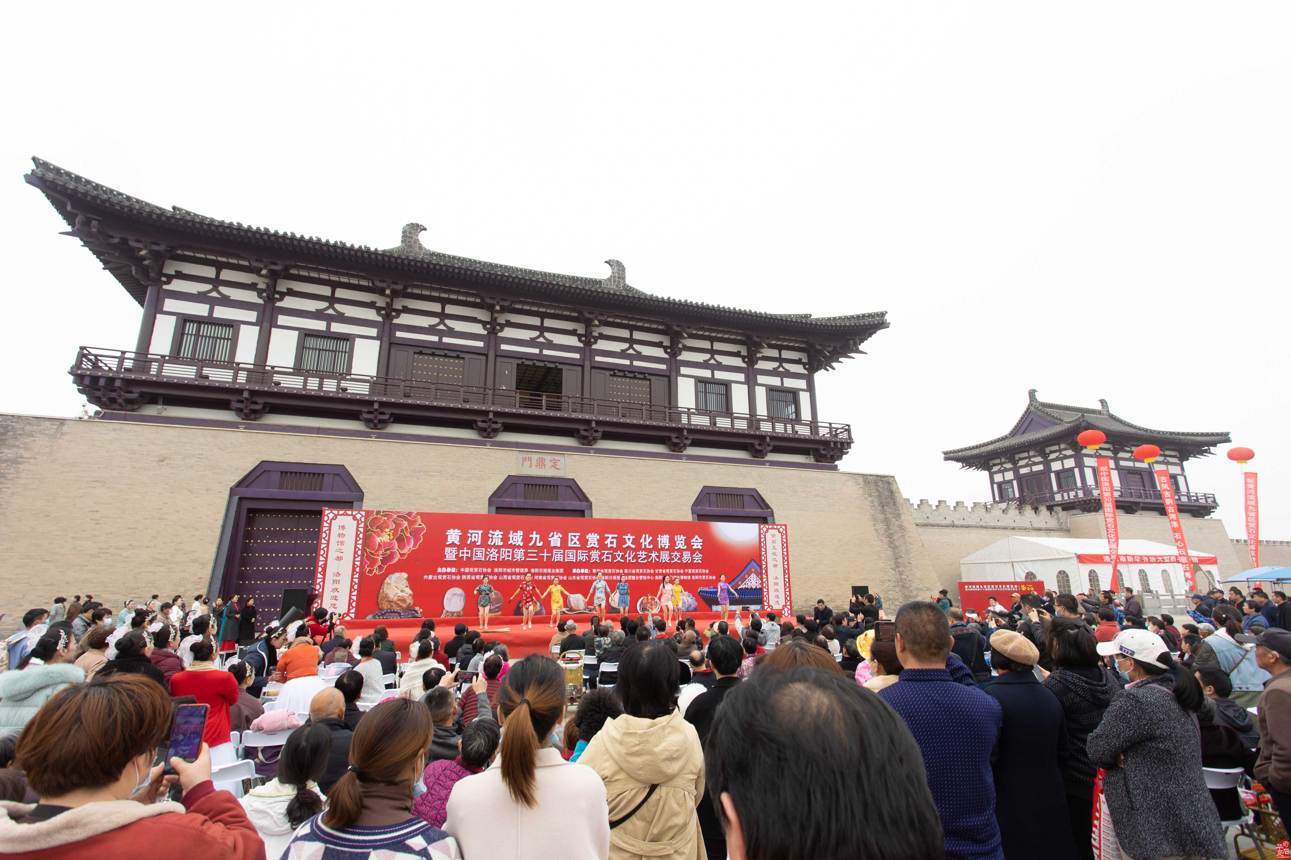 洛陽石展結束倒計時車水馬龍人頭攢動忙購物 圖