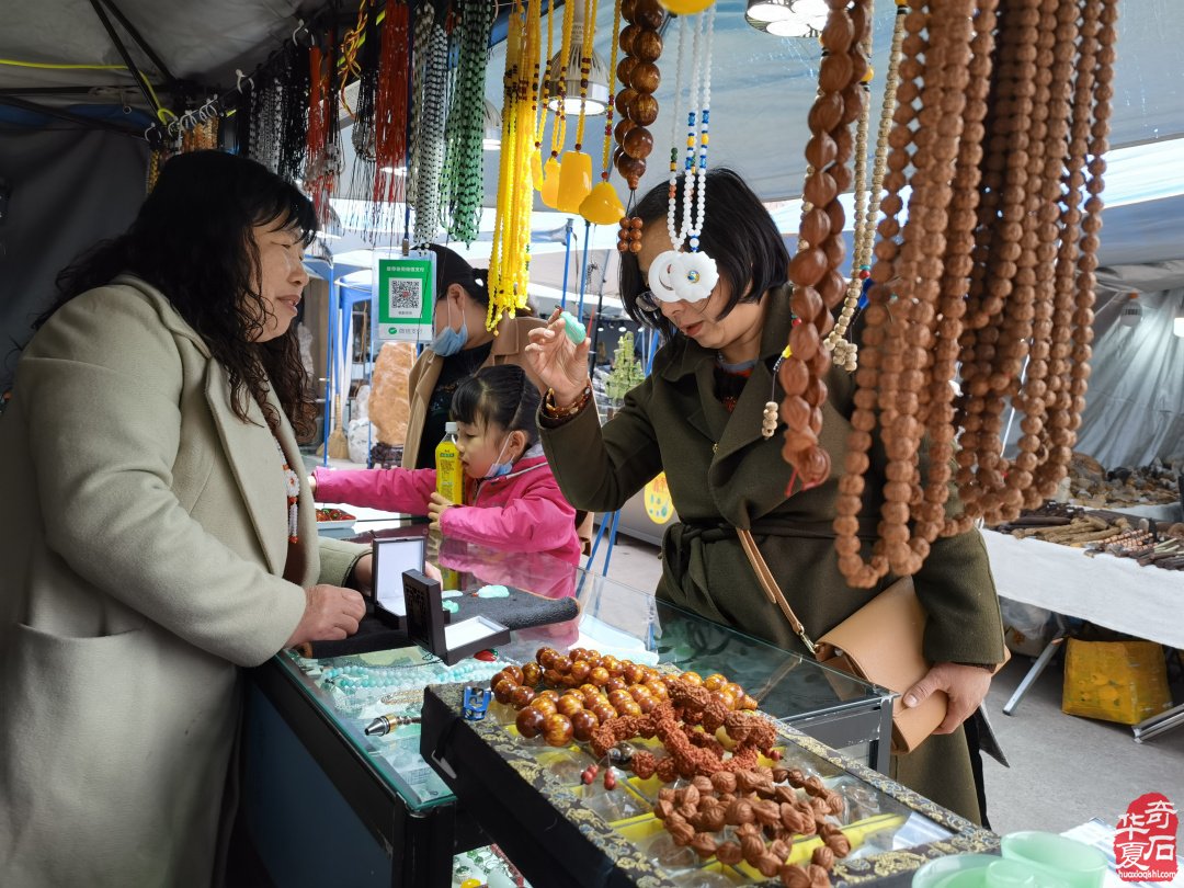 洛陽石展結束倒計時車水馬龍人頭攢動忙購物 圖