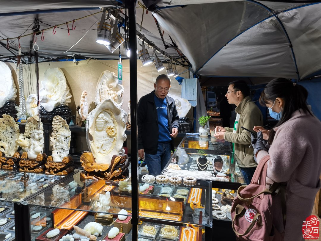 洛陽石展結束倒計時車水馬龍人頭攢動忙購物 圖