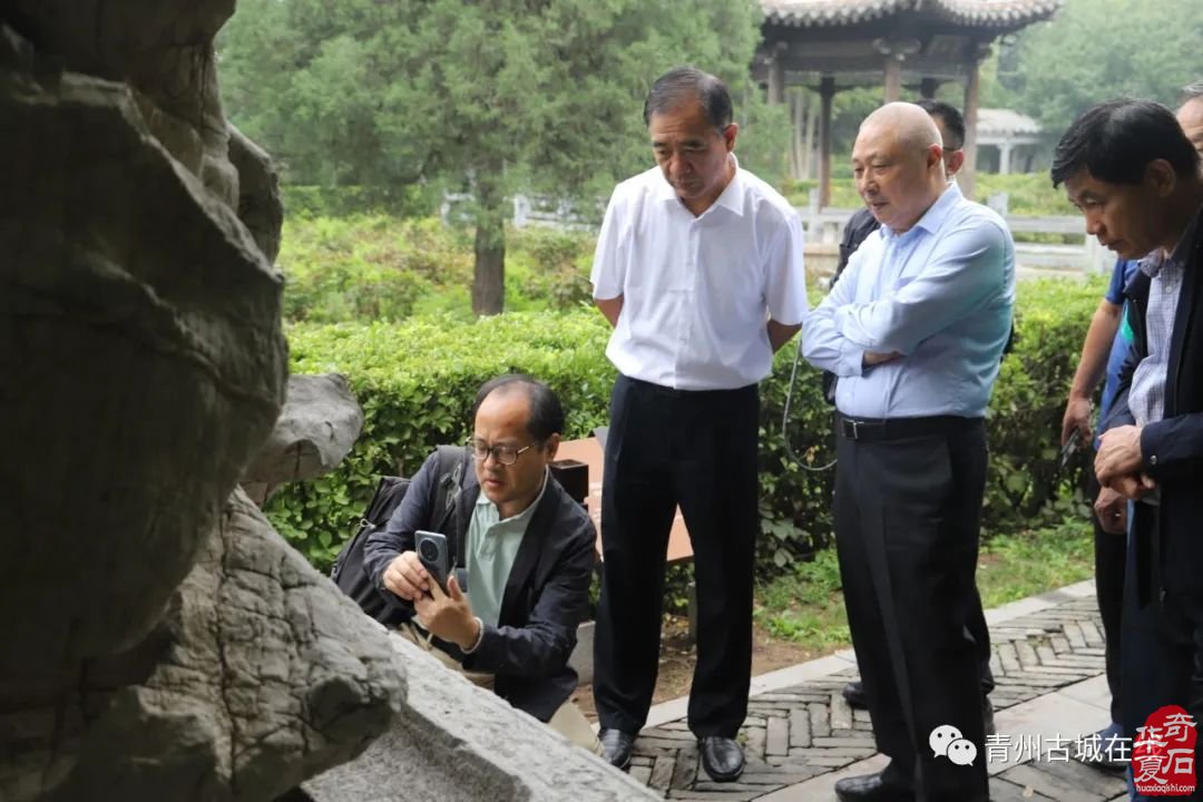 中國觀賞石協會專家團到青州古城現場驗收偶園“賞石藝術”（國家級非物質文化遺產）傳承保護示范園項目